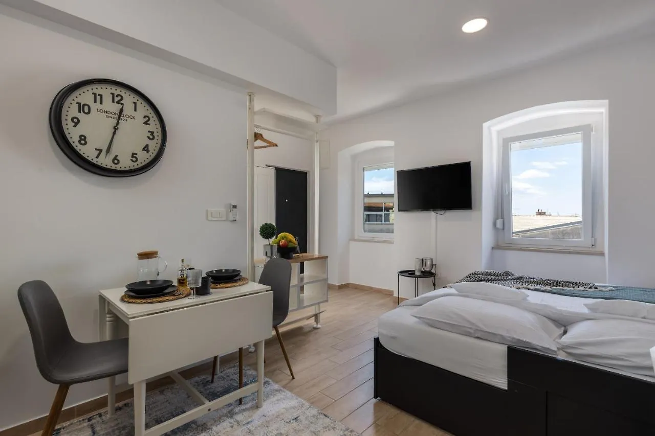 Agostini - Self Check-In Studios - Free Gated Parking On Site Rijeka