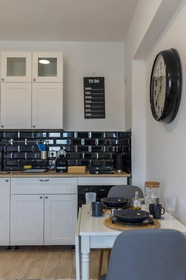 Agostini - Self Check-In Studios - Free Gated Parking On Site Rijeka Croatia