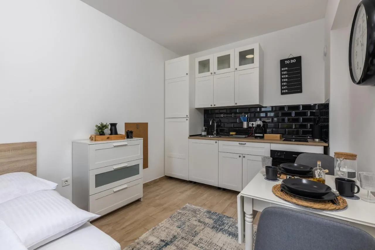 Agostini - Self Check-In Studios - Free Gated Parking On Site Rijeka 0*,