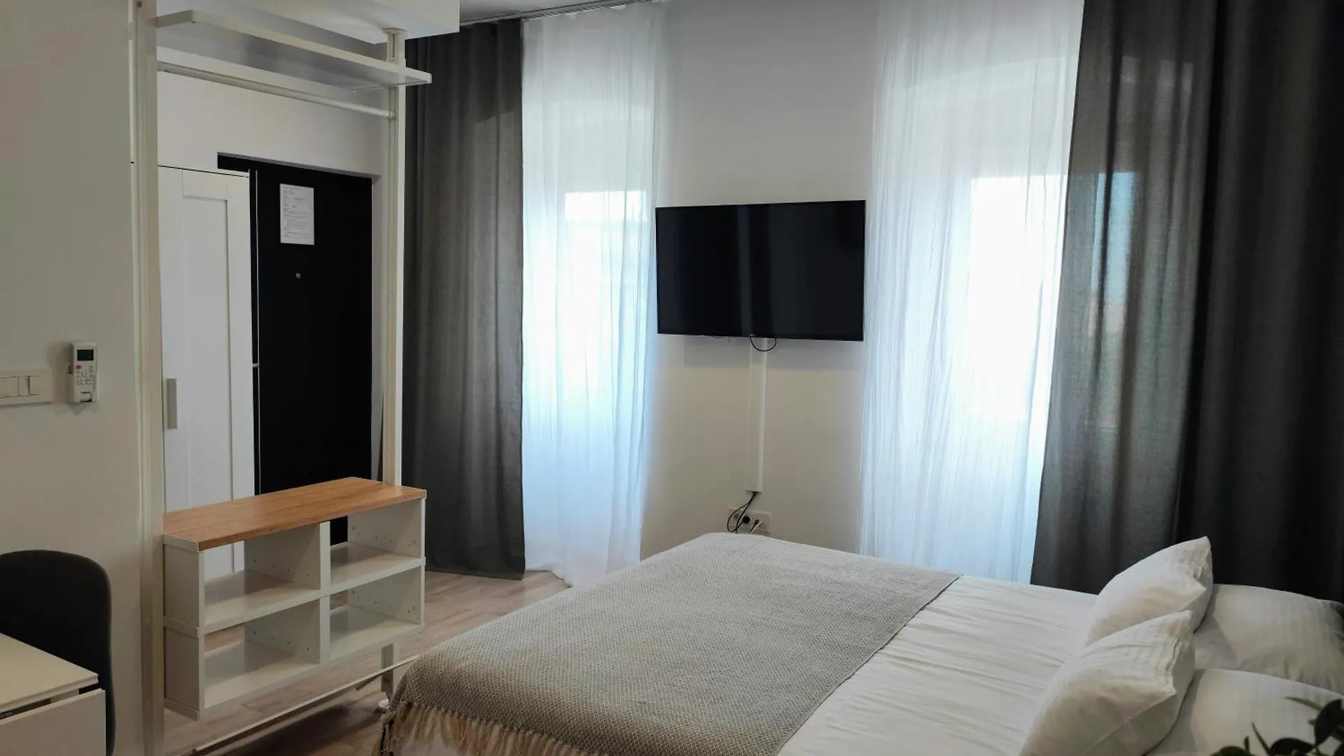 Agostini - Self Check-In Studios - Free Gated Parking On Site Rijeka 0*,  Croatia