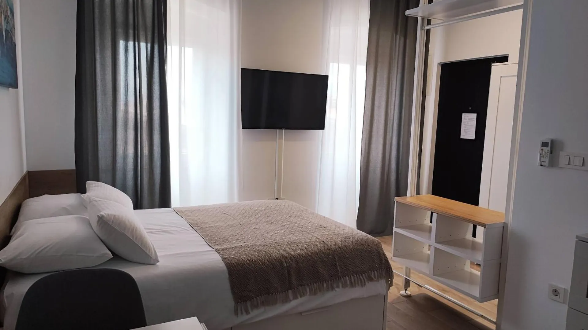 Agostini - Self Check-In Studios - Free Gated Parking On Site Rijeka