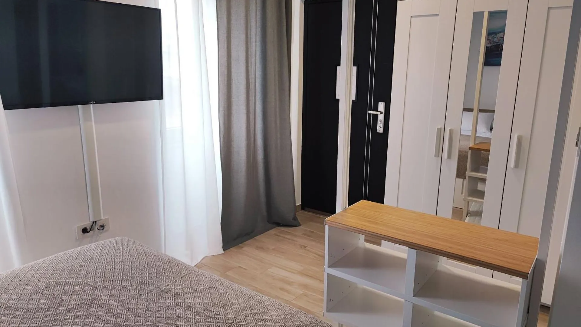 Apartment Agostini - Self Check-In Studios - Free Gated Parking On Site Rijeka Croatia