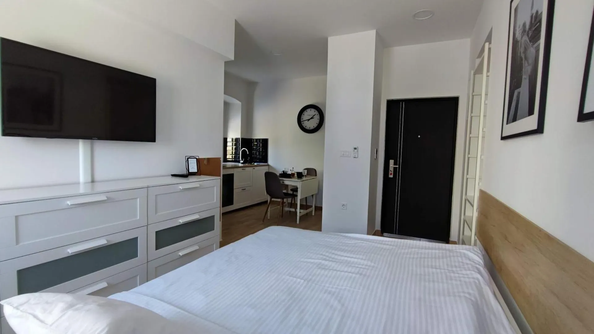 Apartment Agostini - Self Check-In Studios - Free Gated Parking On Site Rijeka Croatia